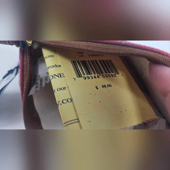 Dooney & Bourke Atlanta Falcons Cosmetic Bag Zippered Pouch 6.5 X 4 X 2 NWT - Picture 10 of 12